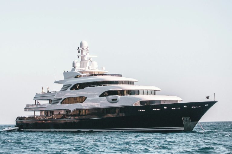 The Ultimate Guide to Luxury Yacht Charters: Navigating Your Perfect Voyage